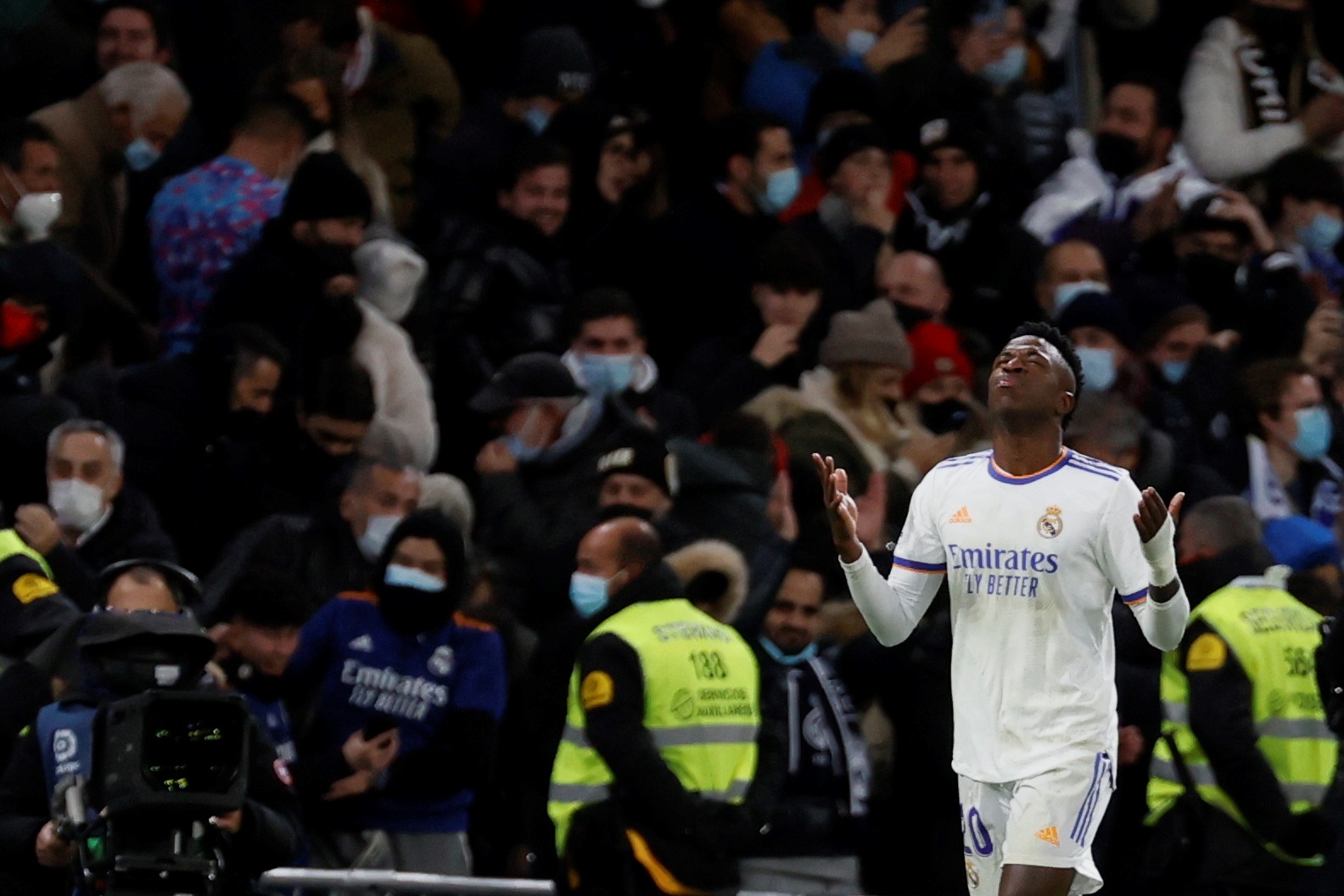 Vinicius selló triunfo del Real Madrid ante Sevilla con un golazo (Video)