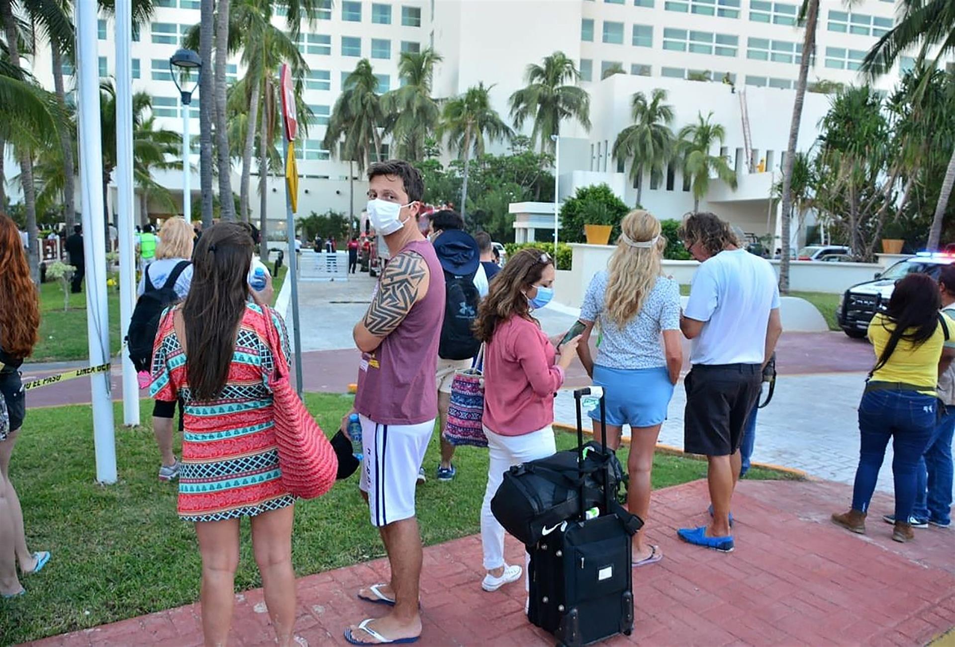 Más de 600 personas evacuadas por un incendio en un hotel de Cancún