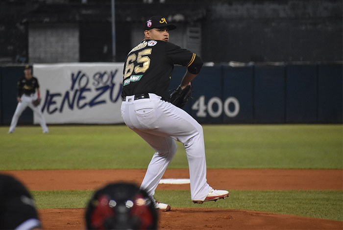 Tigres barrieron a Cardenales gracias a dos carreras sucias