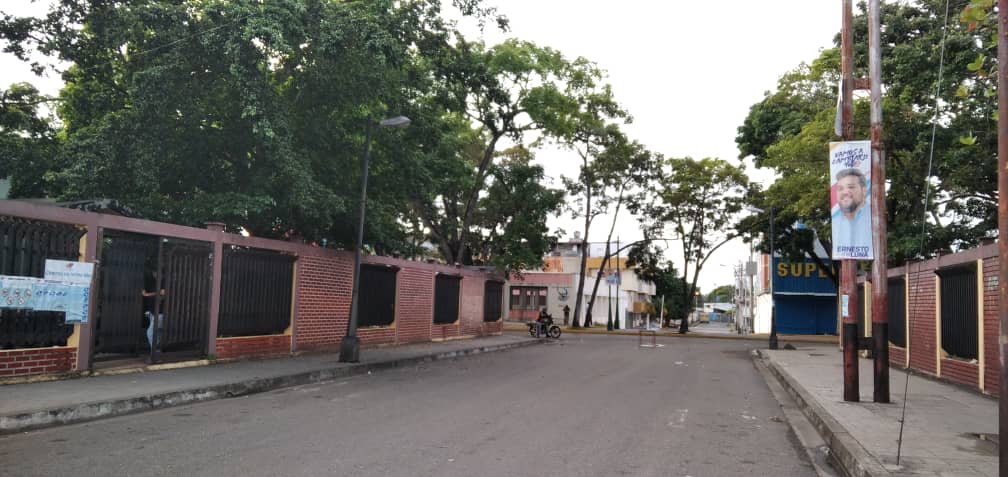 Denuncian presencia de propaganda del Psuv a escasos metros de la Escuela Vicente Salias en Maturín (Foto)