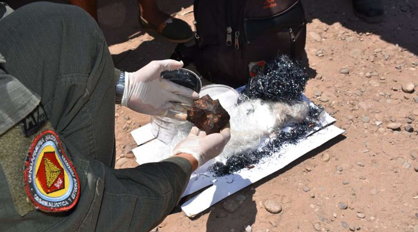 Quiso salir de Argentina  con un meteorito valorado en 262 mil dólares escondido en una lata de leche en polvo (FOTOS)