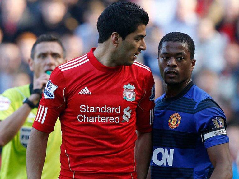 Patrice Evra recordó el día que casi golpea a Luis Suárez en la calle