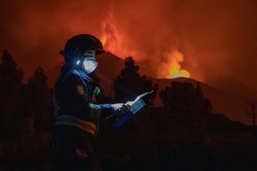 Lava del volcán de La Palma cubre una superficie de casi mil hectáreas