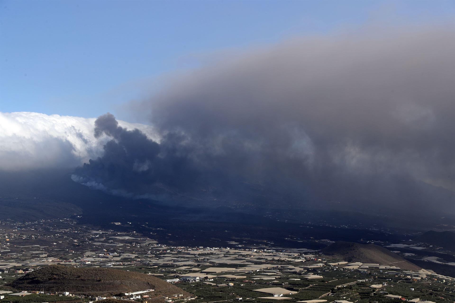 La Palma: el “parón” del volcán alimenta la esperanza de iniciar una reconstrucción en la isla