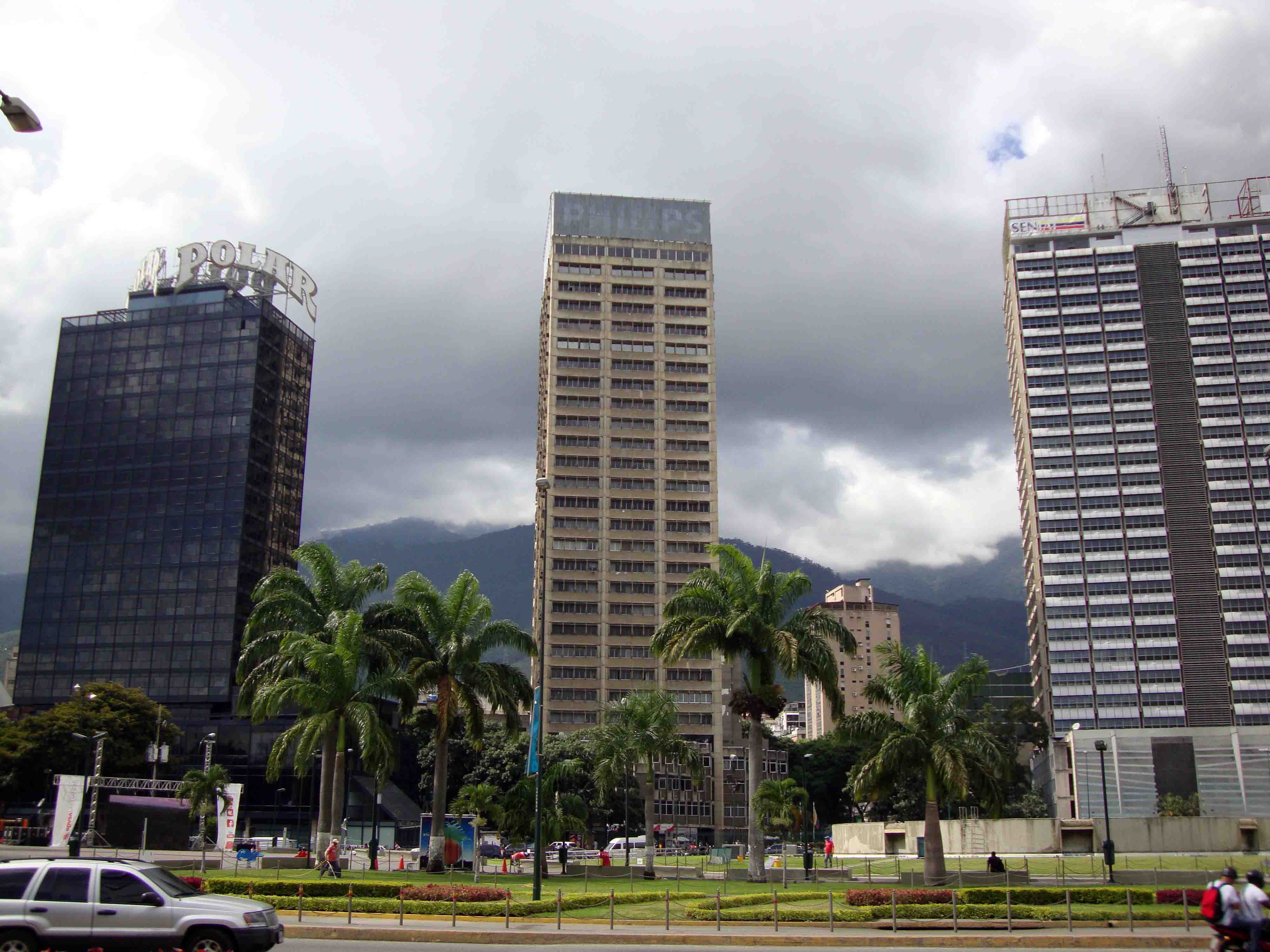 Enfrentamiento en Plaza Venezuela dejó un antisocial muerto (FOTO)