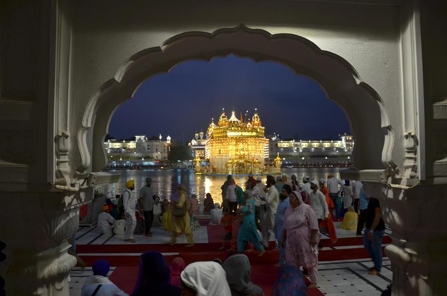 Una turba mató a un hombre acusado de sacrilegio en el Templo Dorado de la India