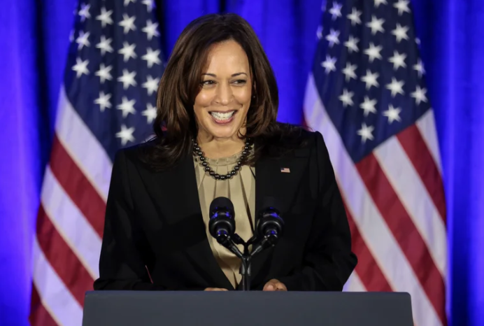 Kamala Harris dio negativo a una prueba de Covid-19 tras los contagios de dos contactos cercanos