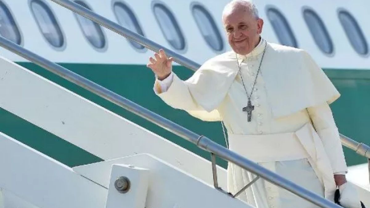 El papa Francisco pidió se intensifique la distribución de vacunas para que llegue a todos