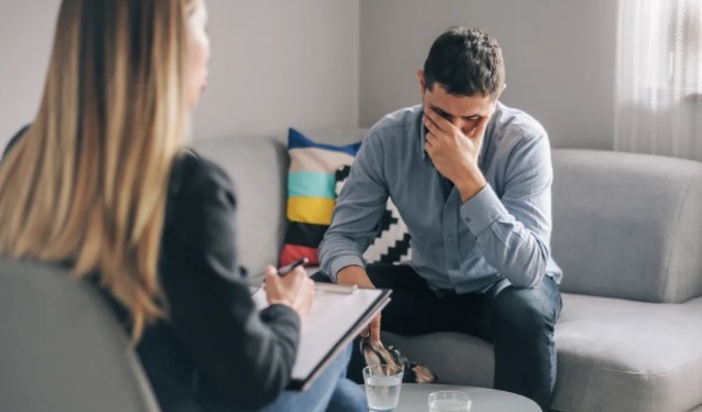 La incertidumbre frente a la variante ómicron afecta la salud mental