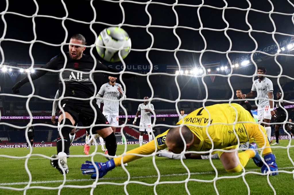 En el regreso de Messi, PSG ganó con el primer gol de Ramos en Francia