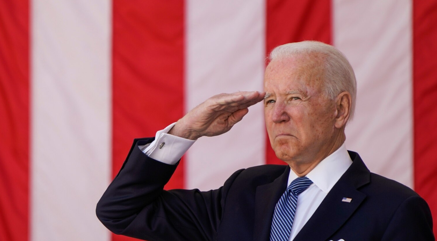 Joe Biden: No dejaré a nadie poner un puñal en la garganta de la democracia