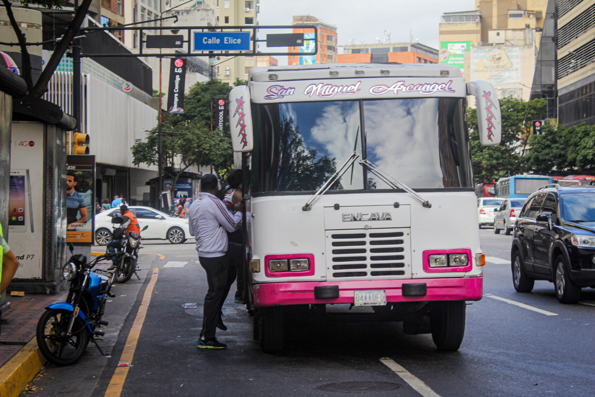 Transportistas de 17 estados de Venezuela se declaran en asamblea permanente