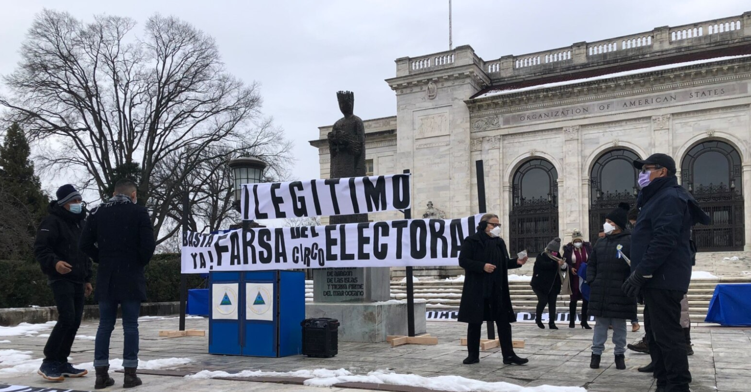 Nicaragüenses protestan en Washington D.C. ante investidura de Ortega