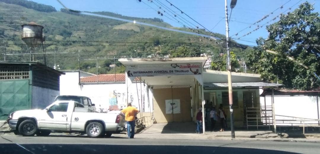 Intentó fugarse del Internado Judicial de Trujillo y los otros presos lo acribillaron con 50 disparos