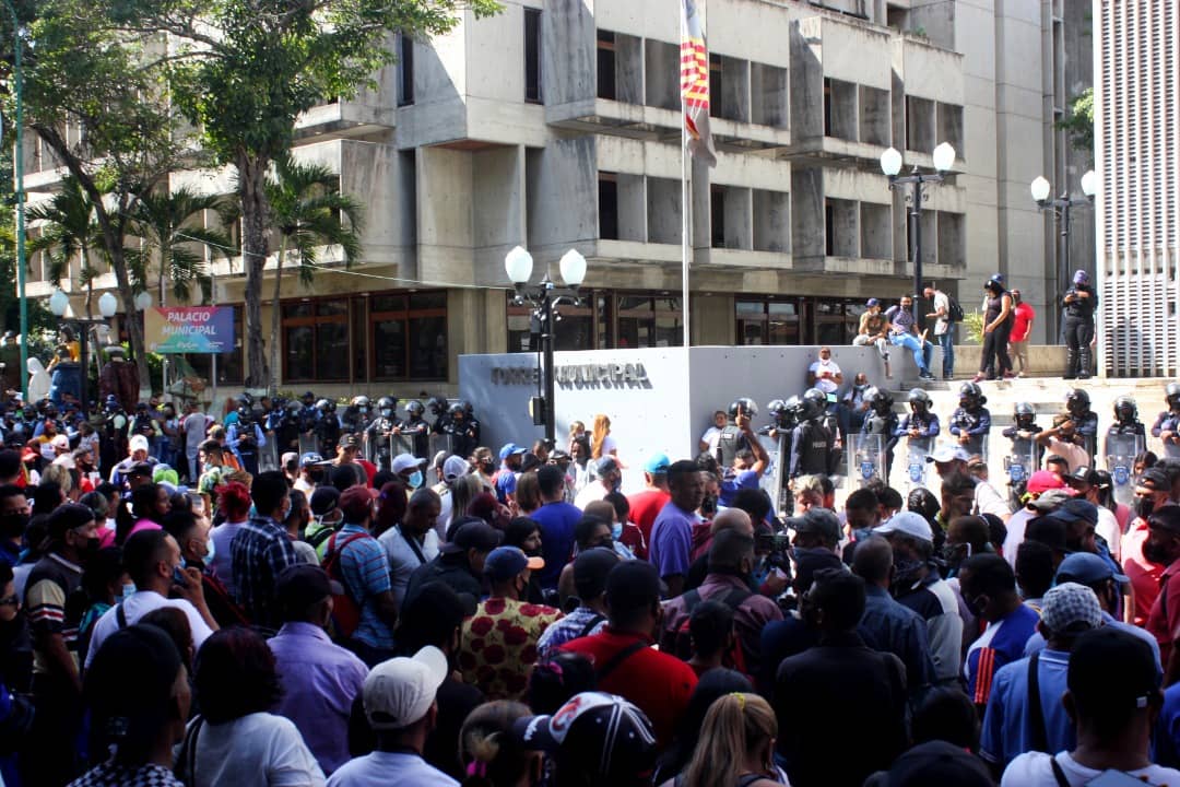 Al menos cuatro mil buhoneros protestaron luego de ser desalojados del centro de Barquisimeto (FOTOS)