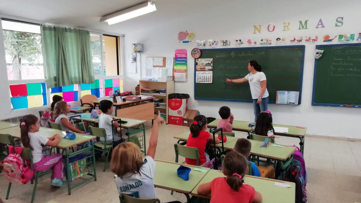 Nada que celebrar el Día del Maestro: docentes merideños sobreviven con salarios de miseria