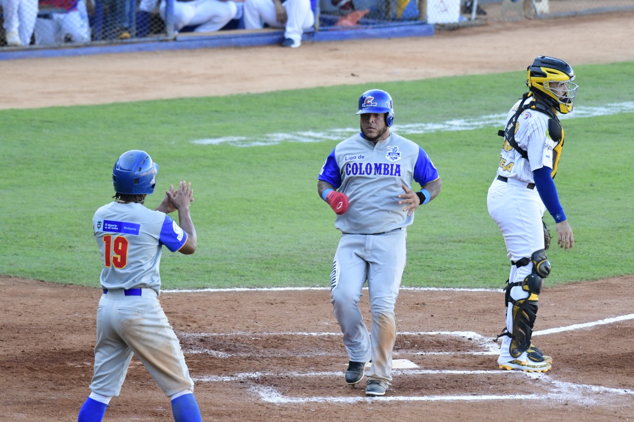 Colombia logró frente a Venezuela su primera victoria en la historia de la Serie del Caribe