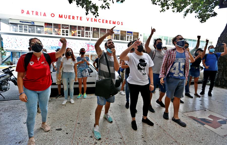 Régimen cubano hostiga a 82 menores de edad por protestar contra la dictadura