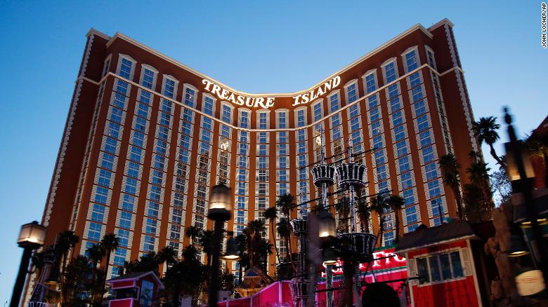 Fortuna en Las Vegas: Se fue de la máquina tragamonedas sin saber que había ganado por un fallo mecánico