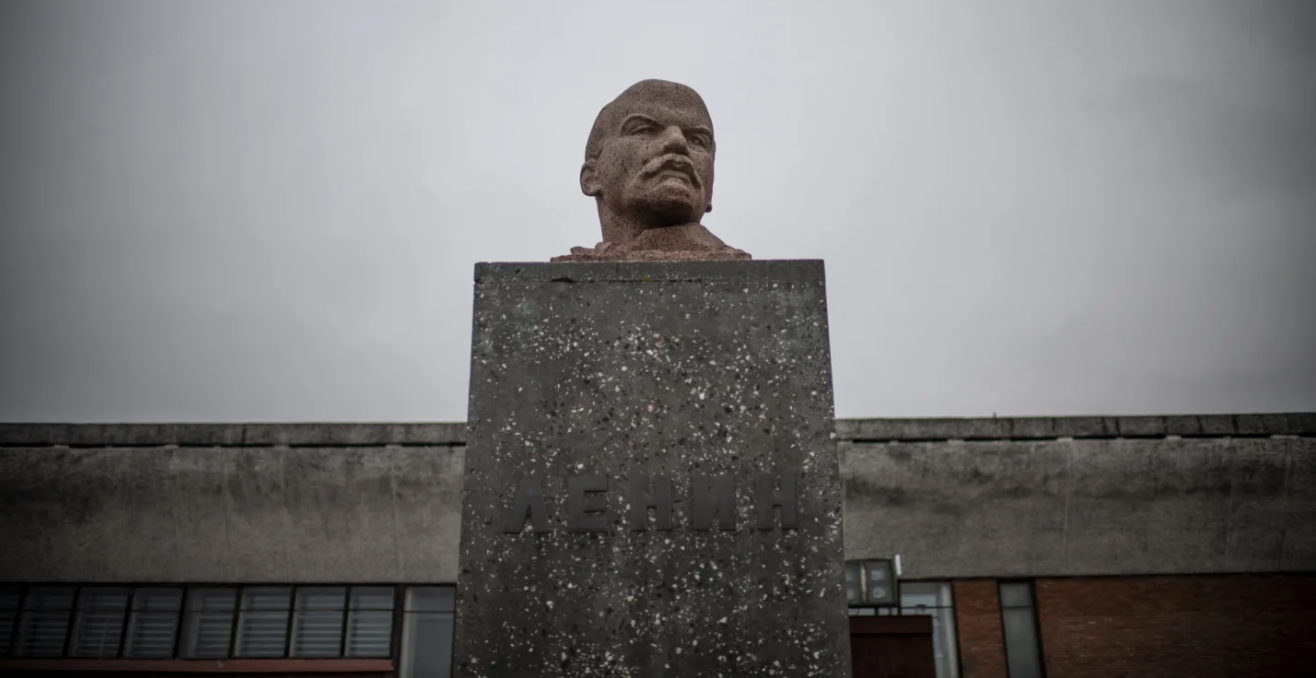 Pyramiden, la ciudad rusa abandonada en el Ártico noruego que se convirtió en prioridad estratégica para Putin