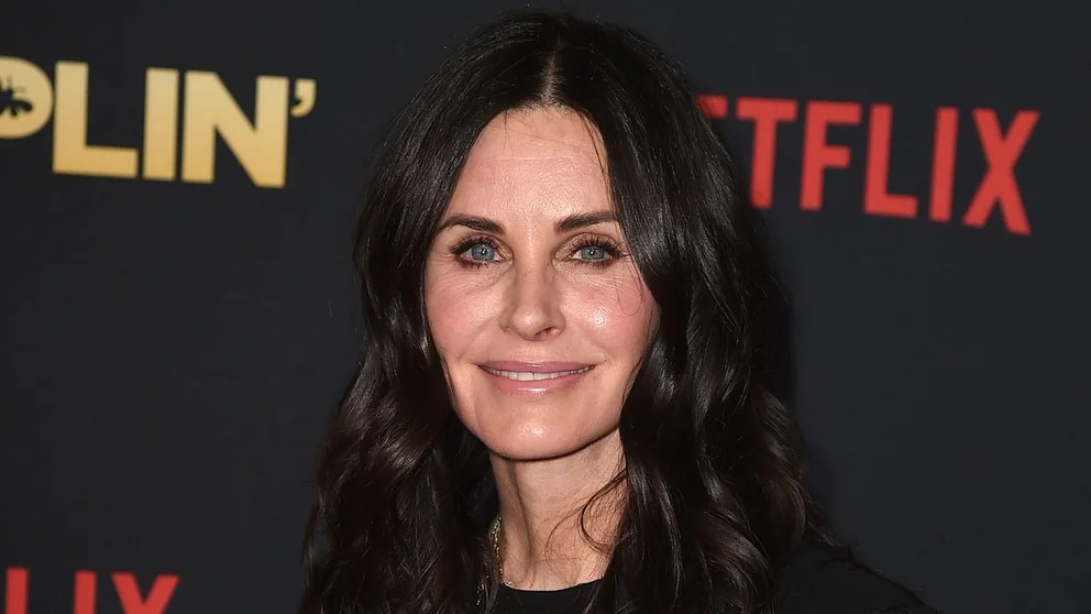 Courteney Cox, la estrella de “Friends” se sinceró sobre sus retoques estéticos: Me volví loca