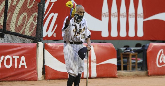 Jesús “Chivita” Lezama, el fanático número uno de los Leones del Caracas cumple 103 años #9Feb