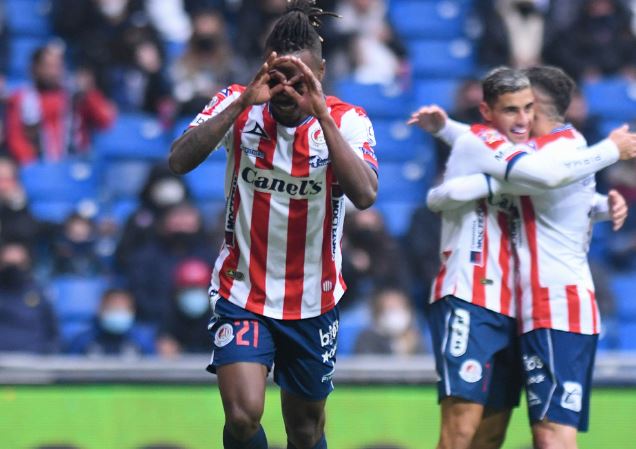 Venezolano Jhon Murillo marcó GOLAZO en triunfo del San Luis ante Monterrey (Video)