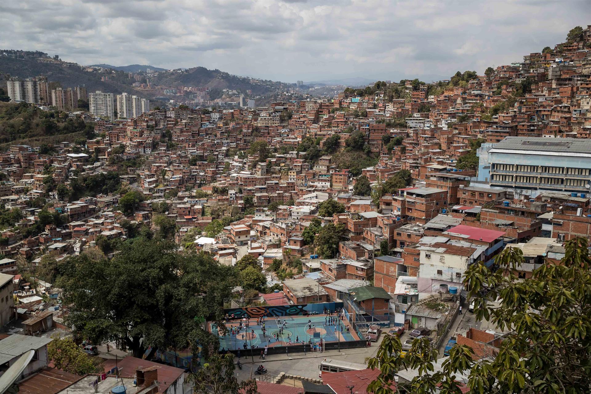 Los venezolanos apelan al ingenio para celebrar el Carnaval… y “disfrazar” hasta la crisis