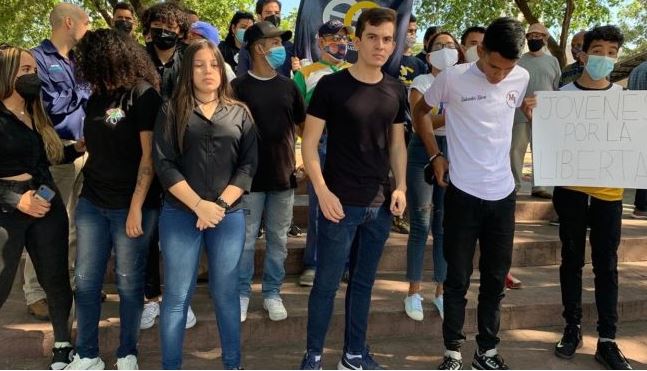 “Los jóvenes seguimos luchando”: Grupos juveniles y estudiantiles protestaron por un mejor futuro