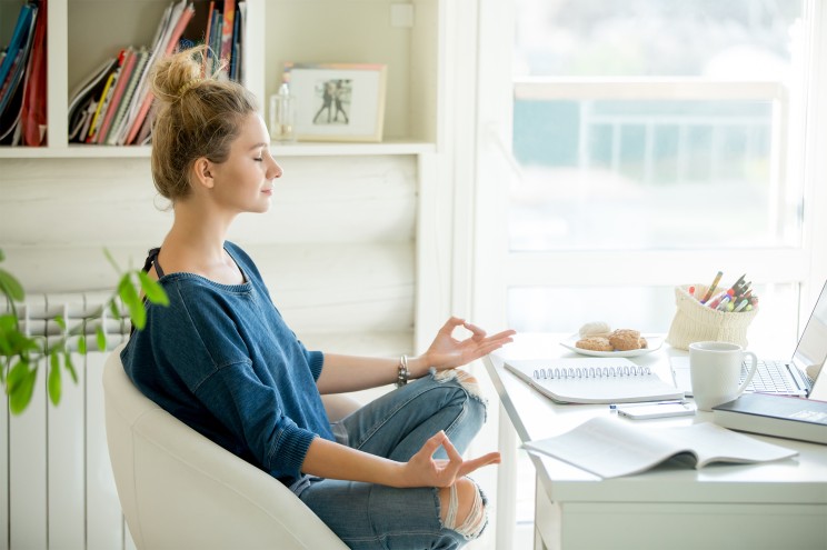 El sorprendente truco que te hará ganar 40 minutos de sueño extra, según estudio en EEUU