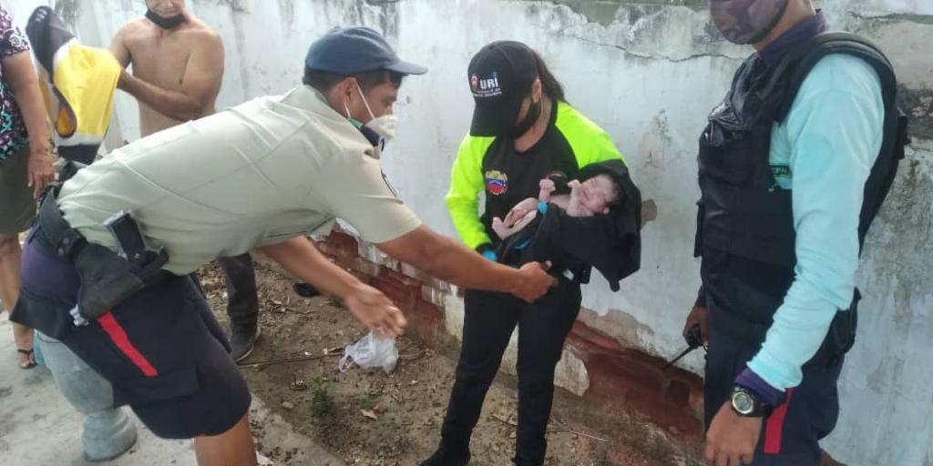 Recién nacido fue abandonado entre las tumbas del cementerio de Porlamar (FOTOS)