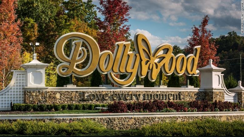 Dollywood cerró atracción como precaución por accidente fatal en parque de diversiones de Orlando