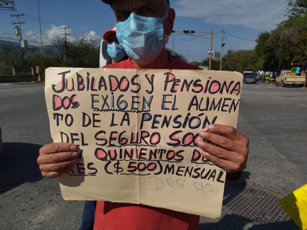 ¡Reclaman aumento! Pensionados merideños no logran sobrevivir con salarios de miseria (FOTOS)