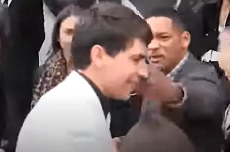 Will Smith ya abofeteó a un periodista ucraniano hace diez años por darle un beso (VIDEO)