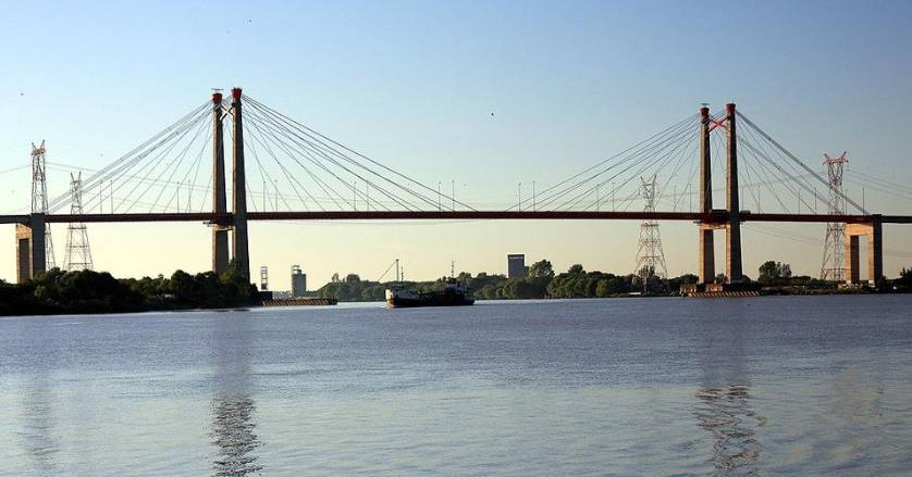 El pacto suicida: tras sufrir depresión dos hermanos se lanzaron juntos de un puente en Argentina (VIDEO)