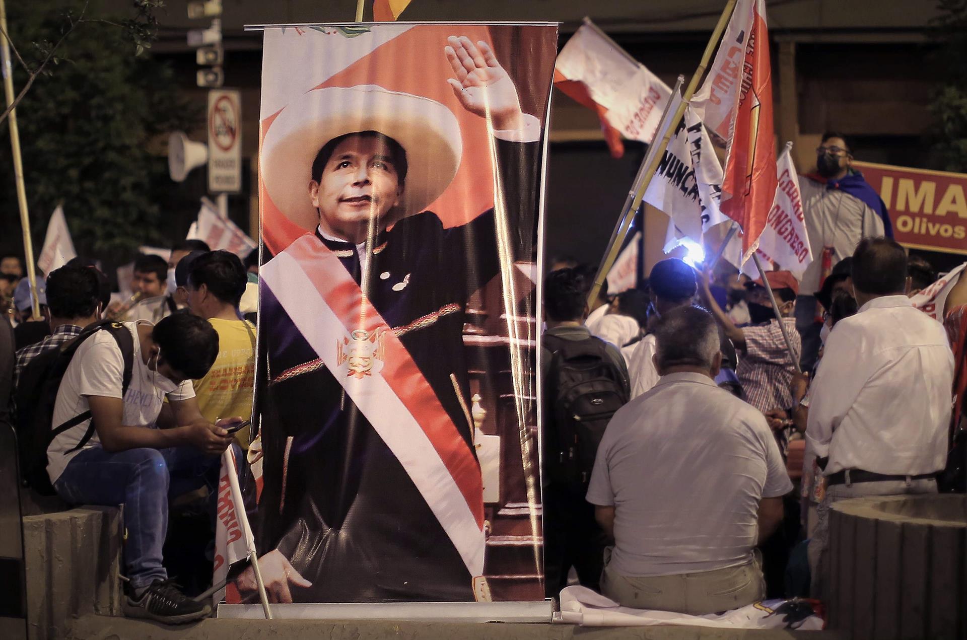 ¿Por qué el Congreso peruano no “tumba” a Pedro Castillo?