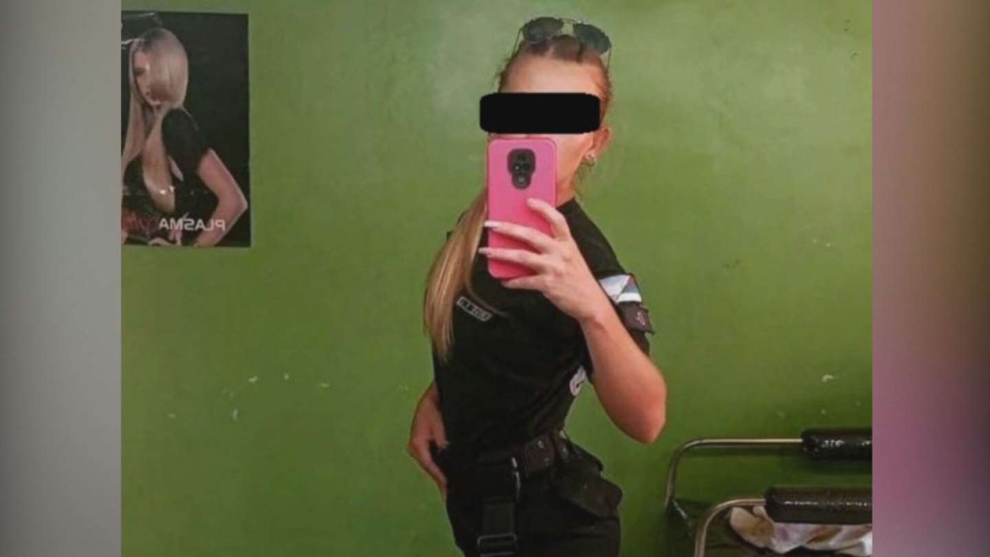 FOTOS: Investigan a policías argentinas por vender fotos y videos hot para adultos