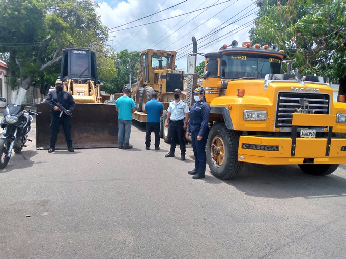 PoliZulia detuvo a dos hombres por posesión de maquinaria pesada sin permisos