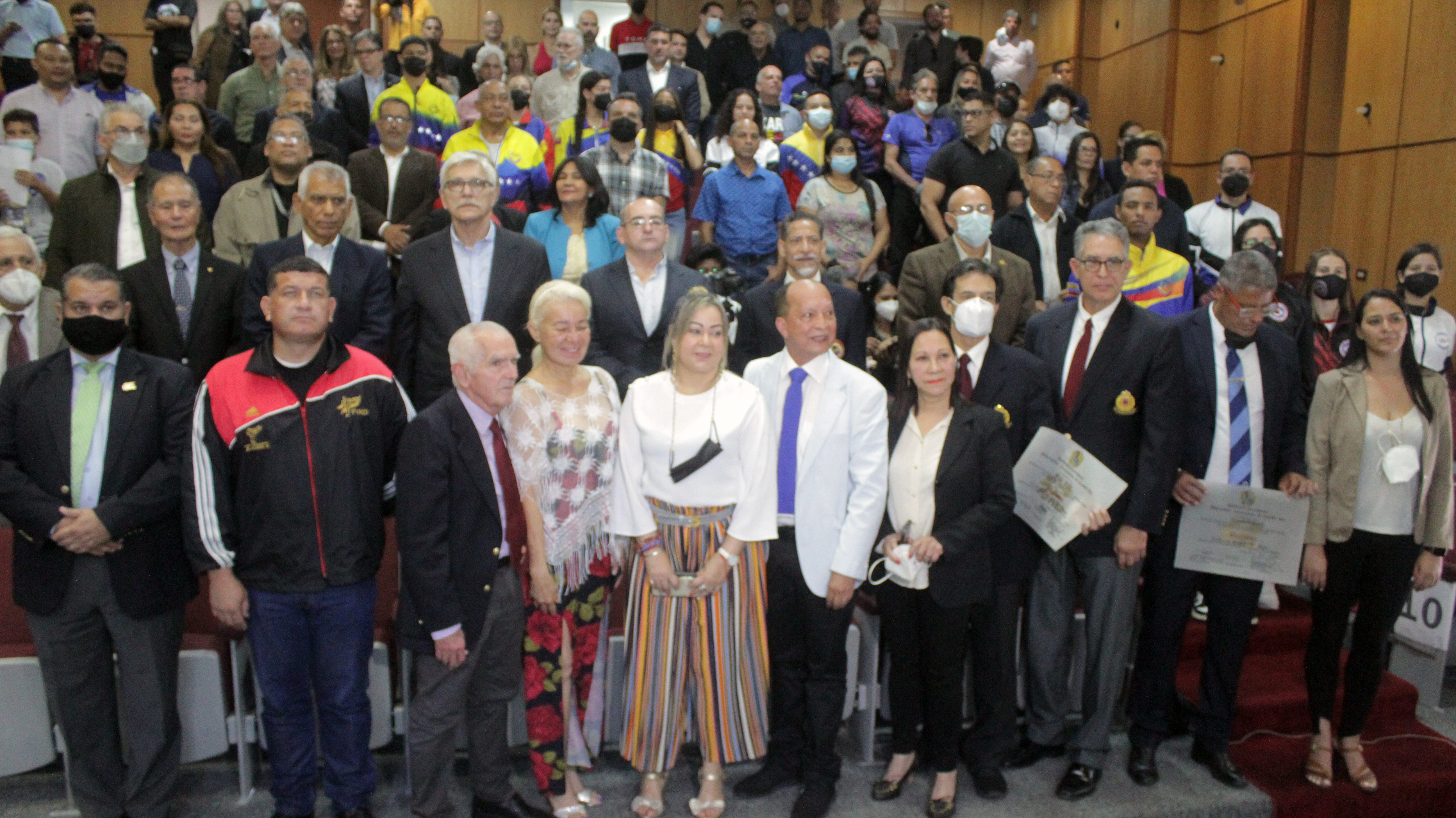 Atletas recibieron reconocimientos por parte de La Federación Venezolana de Karate (VIDEO)