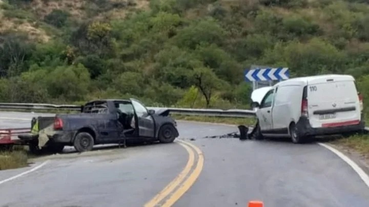 EN VIDEO: Iba filmando la ruta y grabó su propio accidente