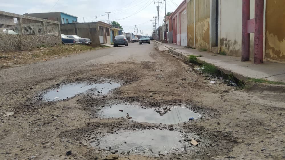 El extraño uso que le dan a las bolsas plásticas en una comunidad de Falcón