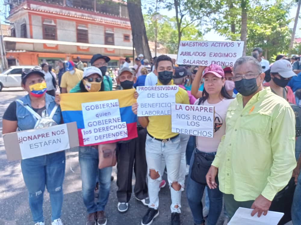 Se alzaron los maestros en Sucre ante la violación chavista de sus derechos laborales