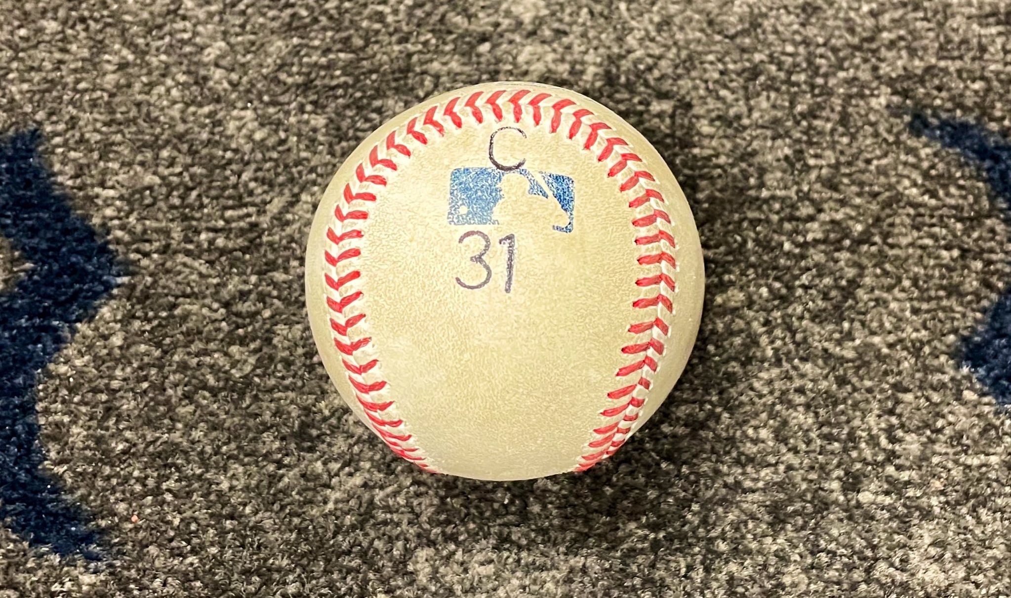 Un tesoro: La pelota con que Miguel Cabrera alcanzó los 3.000 hits de su carrera (FOTO)