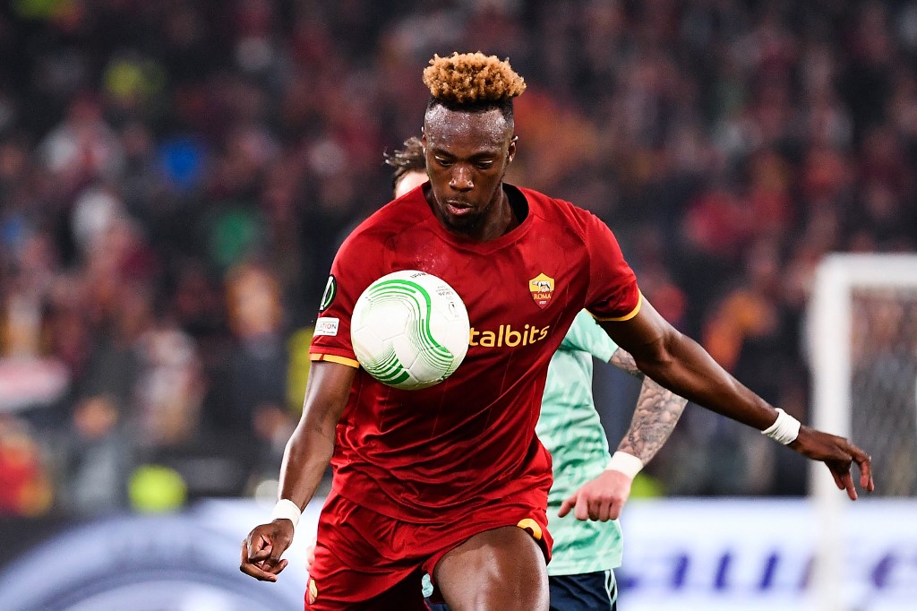 Tammy Abraham llevó a la Roma a la final de la Conference League