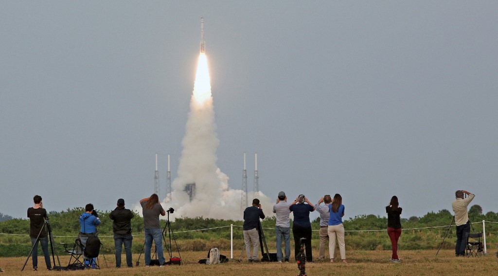 La cápsula Starliner de Boeing se acopló con éxito a la EEI