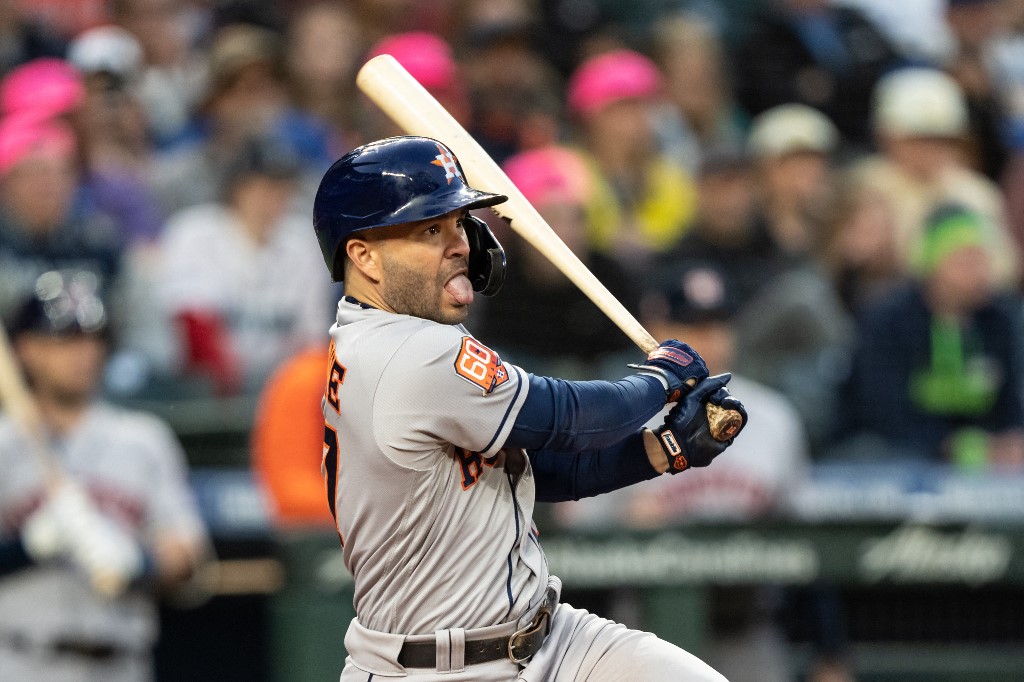 José Altuve pegó su TABLAZO número 14 de la temporada ante los Yankees (Video)