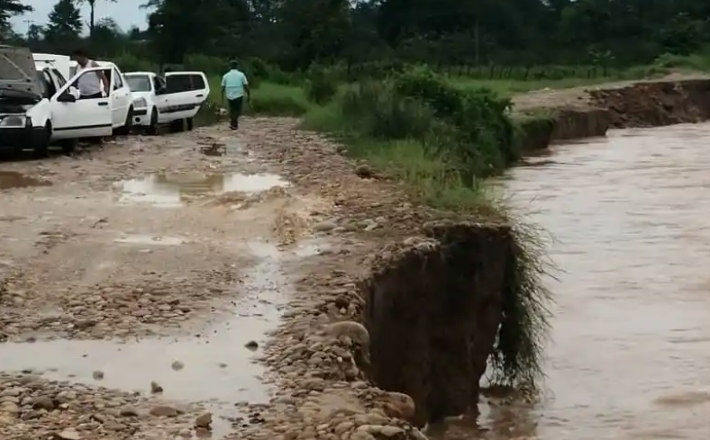 Al menos 15 familias damnificadas deja crecida del río Nula en Apure (FOTOS)