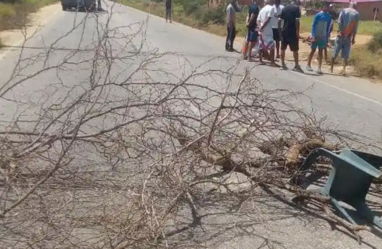 ¡Cansados de Hidrocaribe! Margariteños protestan por retrasos en el suministro de agua