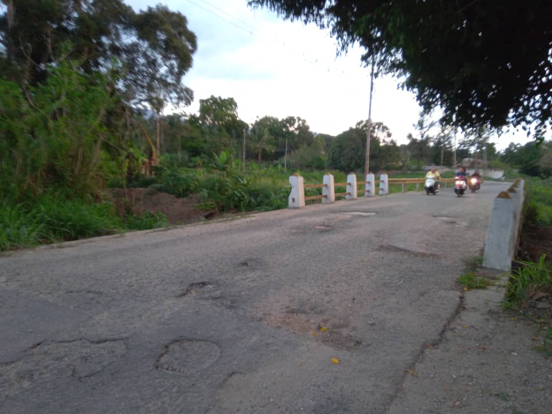 Puente Las Manzanas en Bejuma, un ejemplo de ineficaz gestión en materia de vialidad