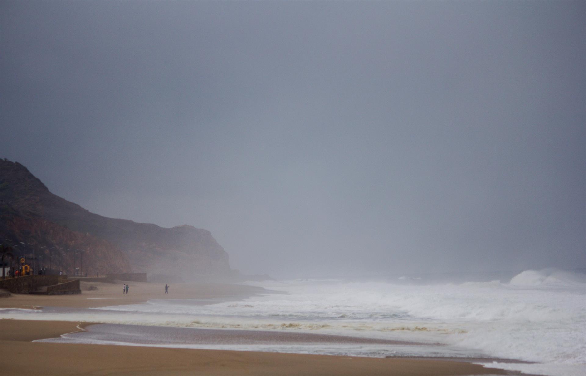 Tormenta tropical Blas avanza frente a costas del estado mexicano de Guerrero